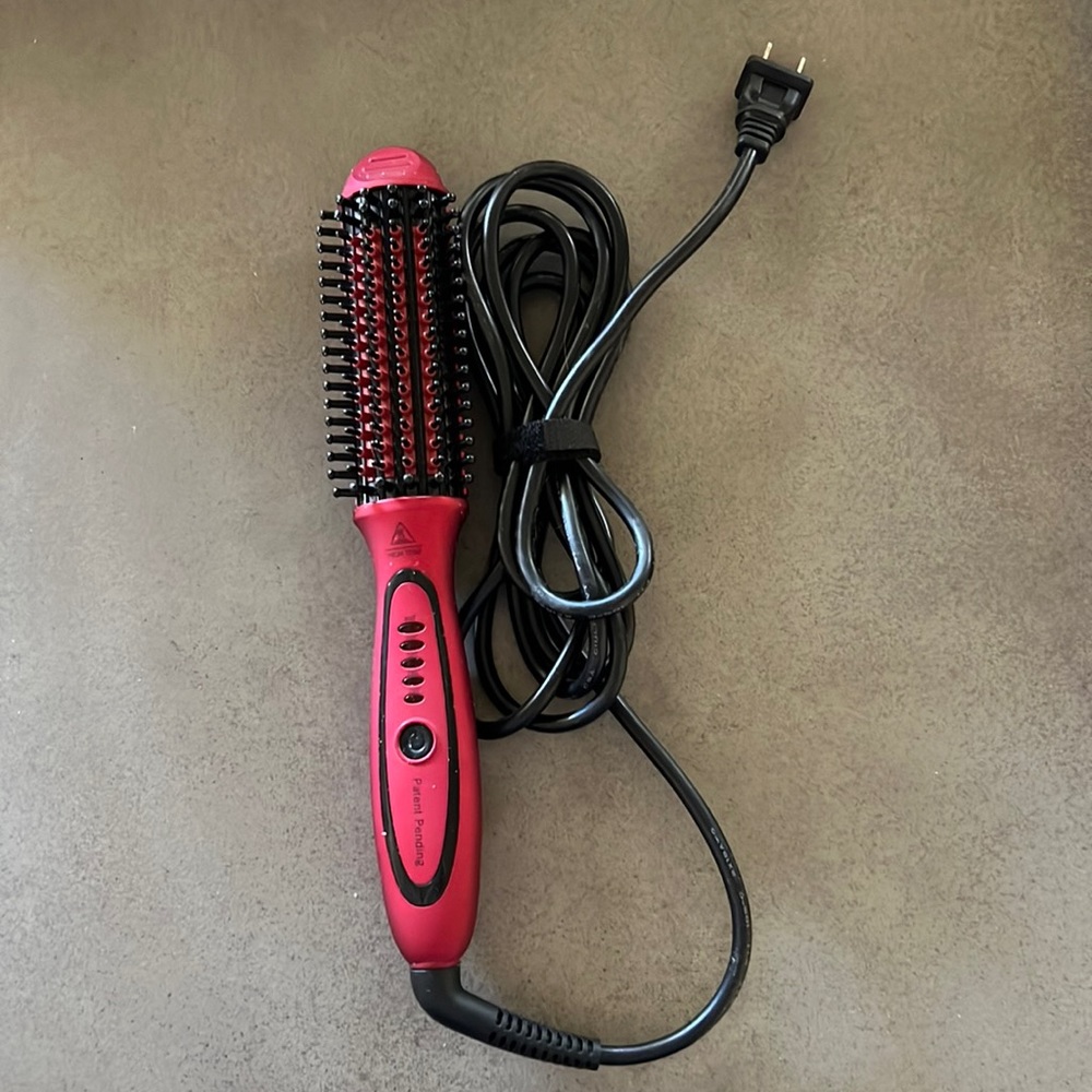 FHI Stylus heated styling brush. Fabulous! Red. Rare.